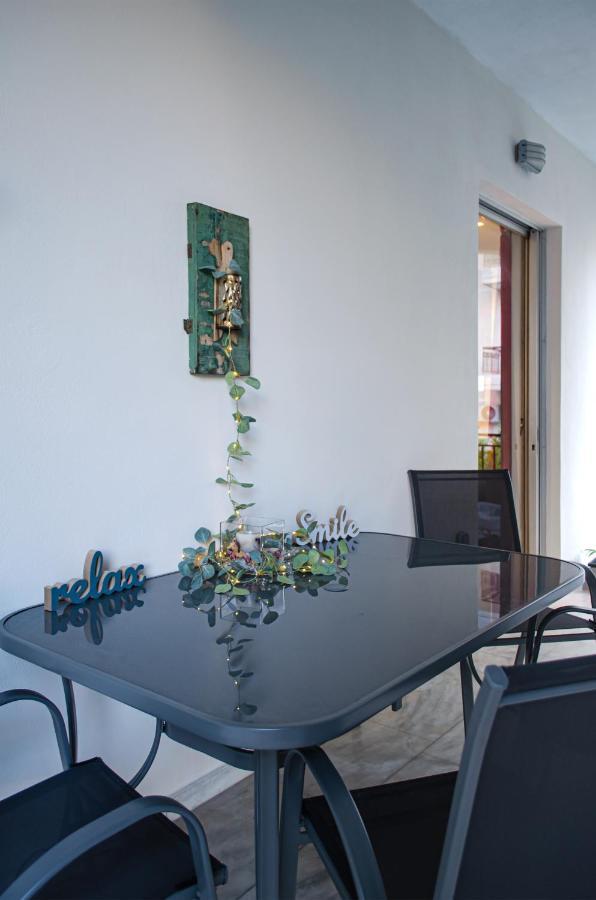 Homey Comfort Apartments Atenas Exterior foto